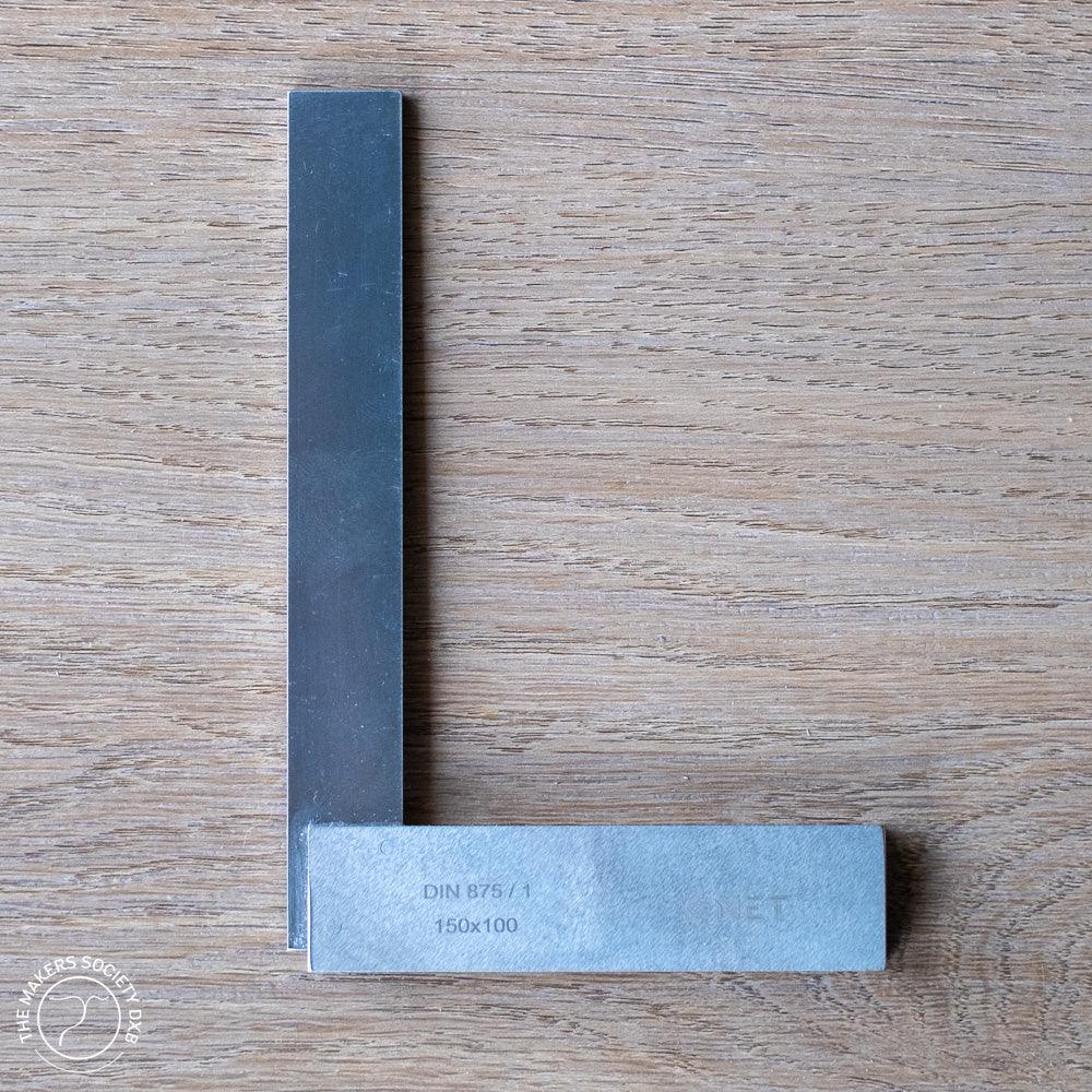 K-MET Precision Universal Square 150x100mm – High-accuracy machinist square with a robust steel body, ideal for marking and checking right angles in woodworking and metalworking.